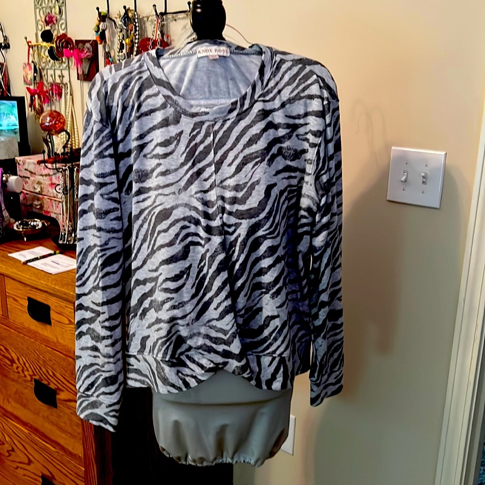 😺 Knox Rose top waist high w tie shape in front